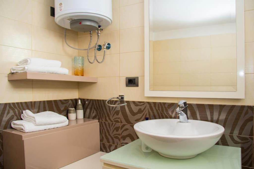 Exclusive Apartment Tirana Exterior photo