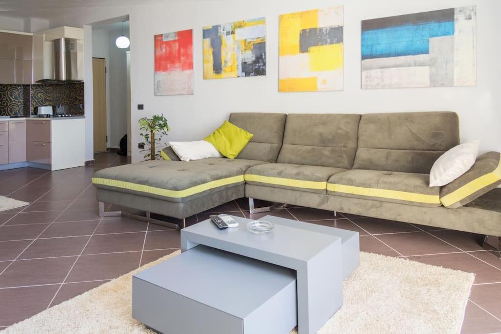 Exclusive Apartment Tirana Exterior photo
